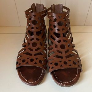 Guess sandals, size 7